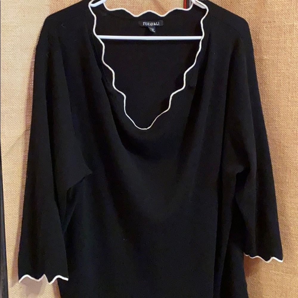 Black, sweater like top